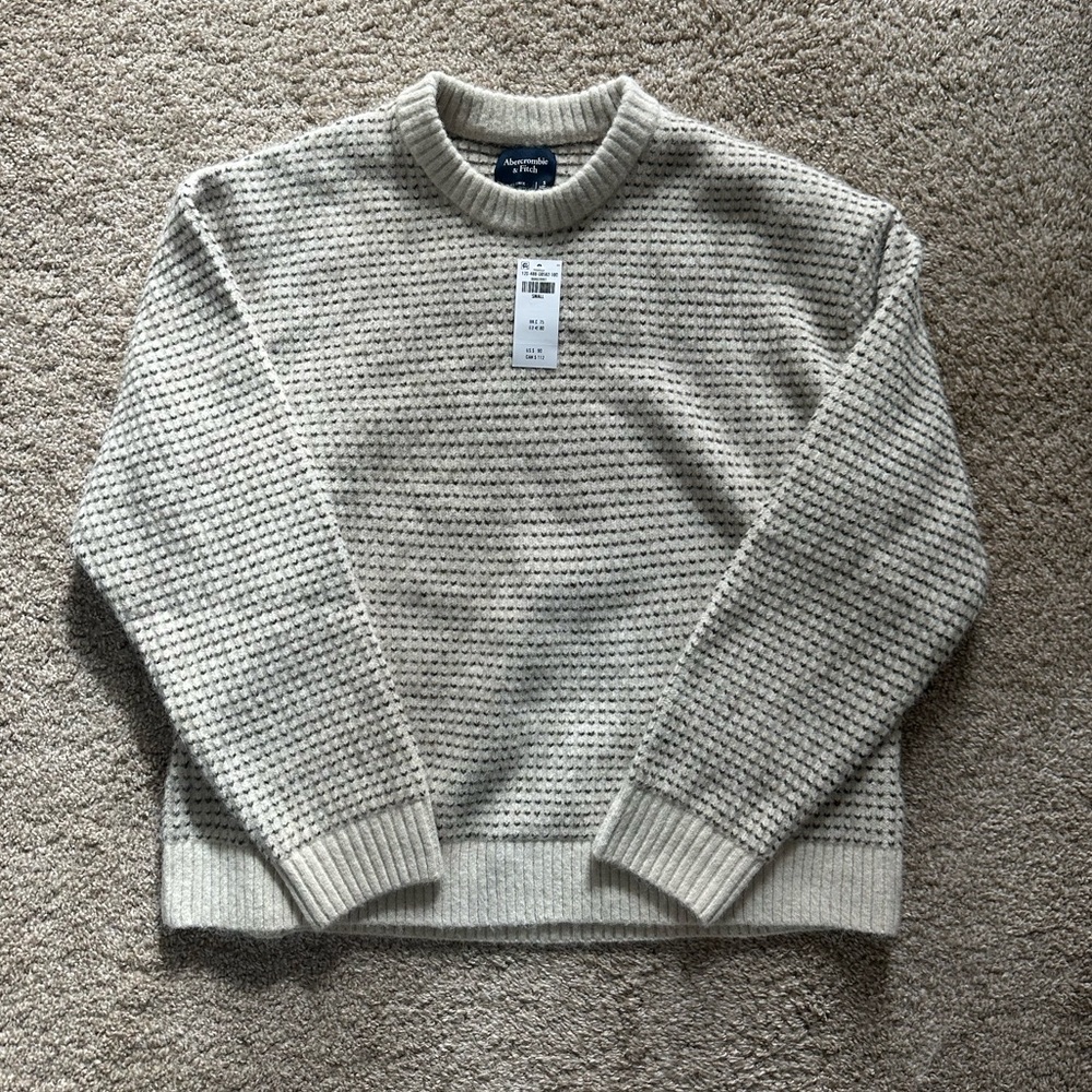A&F Men's Essential Crew Sweater - Picture 6 of 9